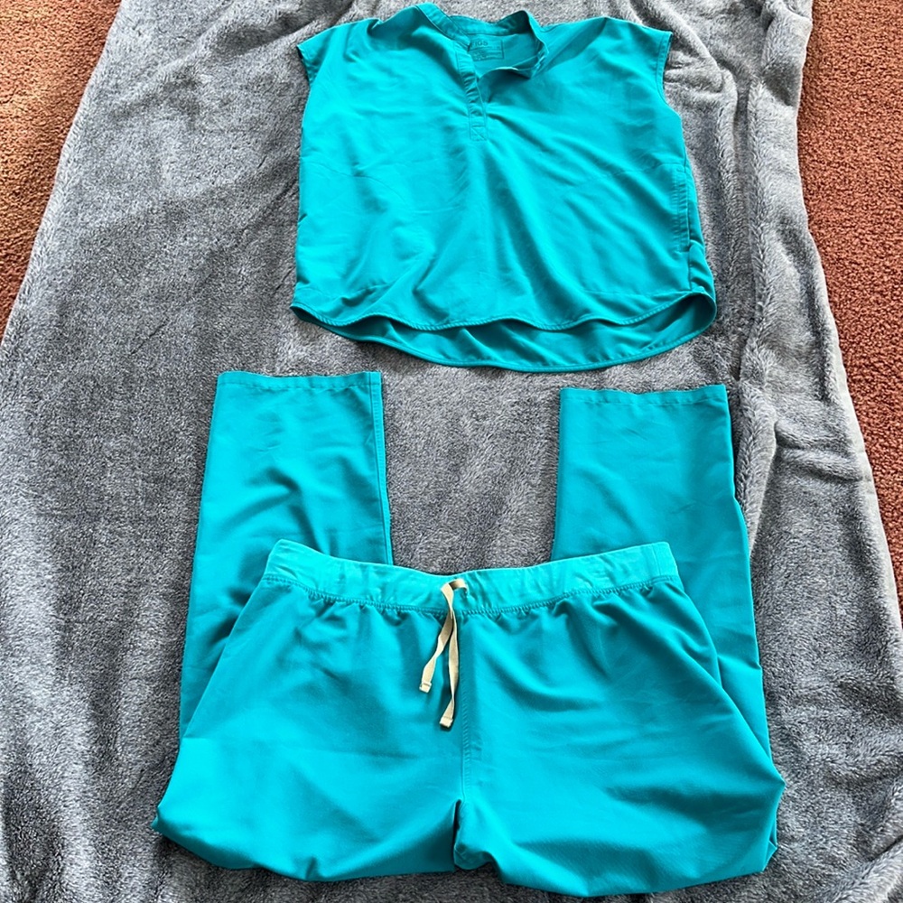 Figs scrub set